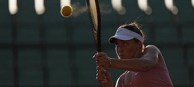 Primjer slike žene koja igra tenis