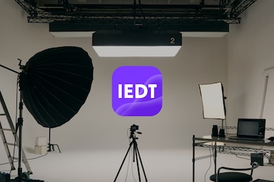 Slika studija s dodanim logotipom usluge Imaging Edge Desktop